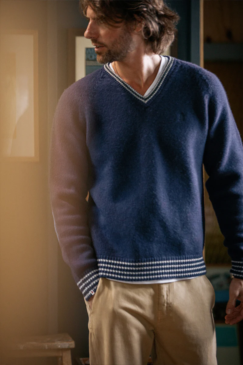 &SONS Old School V-Neck Jumper Navy - Image 2