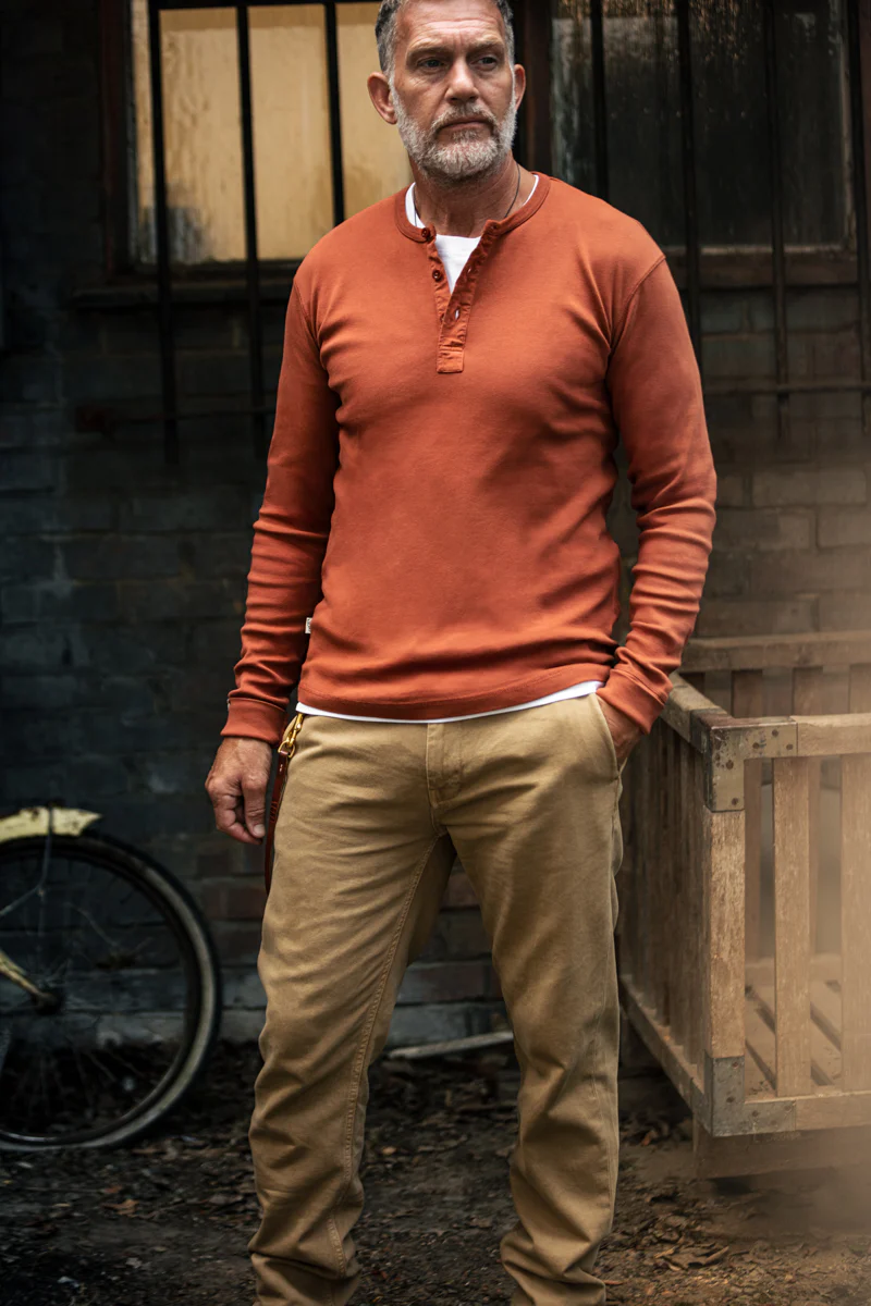 &SONS The New Elder Henley Shirt Auburn - Image 3