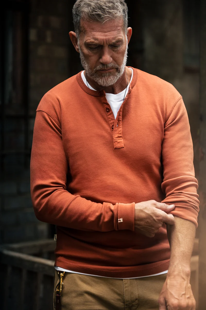 &SONS The New Elder Henley Shirt Auburn - Image 4