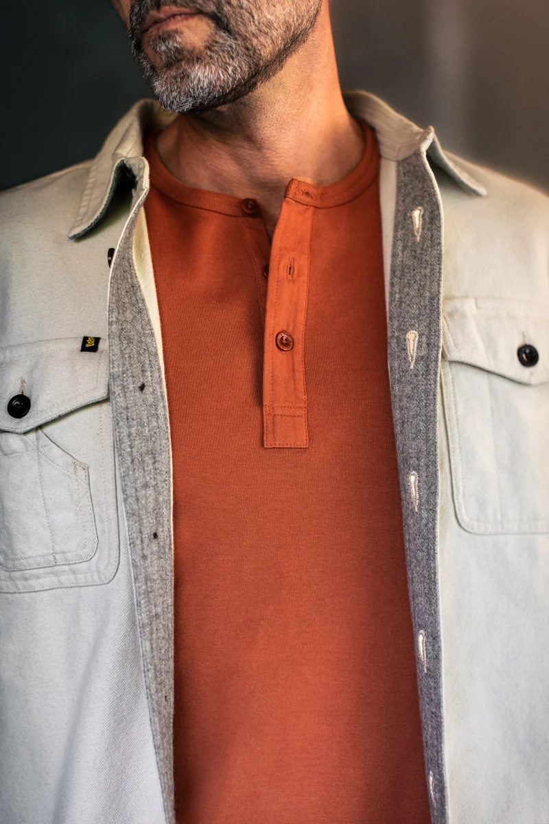 &SONS The New Elder Henley Shirt Auburn - Image 7