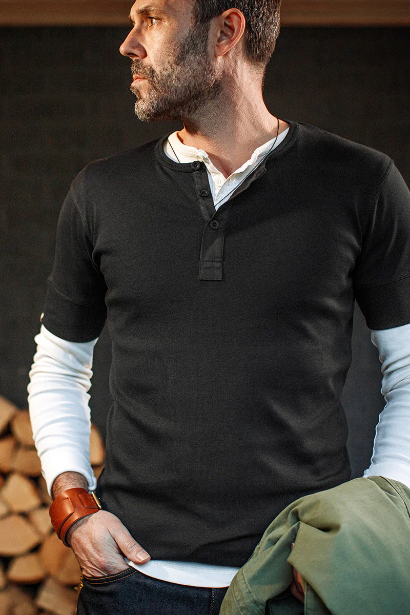The New Elder Henley Short Sleeve Shirt Black - Image 3