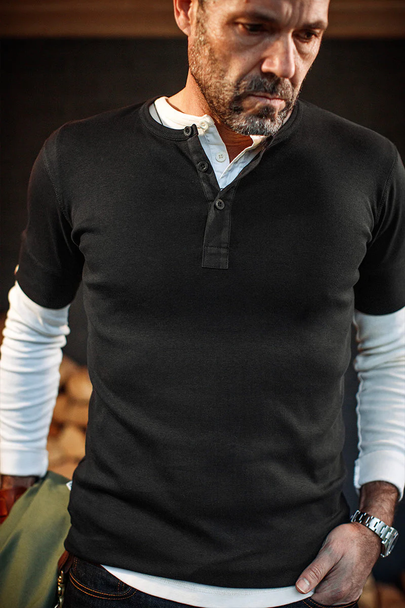 The New Elder Henley Short Sleeve Shirt Black - Image 5